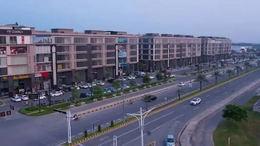 Commercial plaza in Lahore