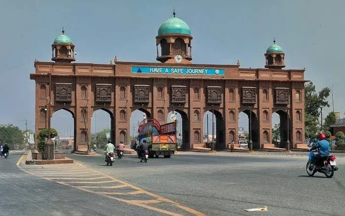 Historic gateway across a Lahore road